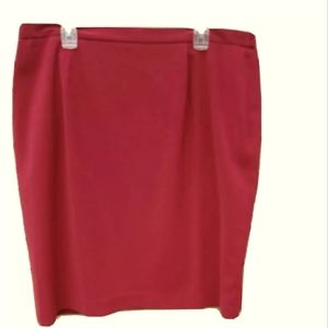 📌SALE $8.📌East 5th ✅Burgundy Straight Skirt Size 20 Petite